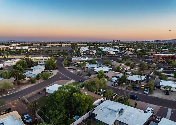 Family Retreat Hot Tub Games And Backyard Oasis Holiday home Scottsdale